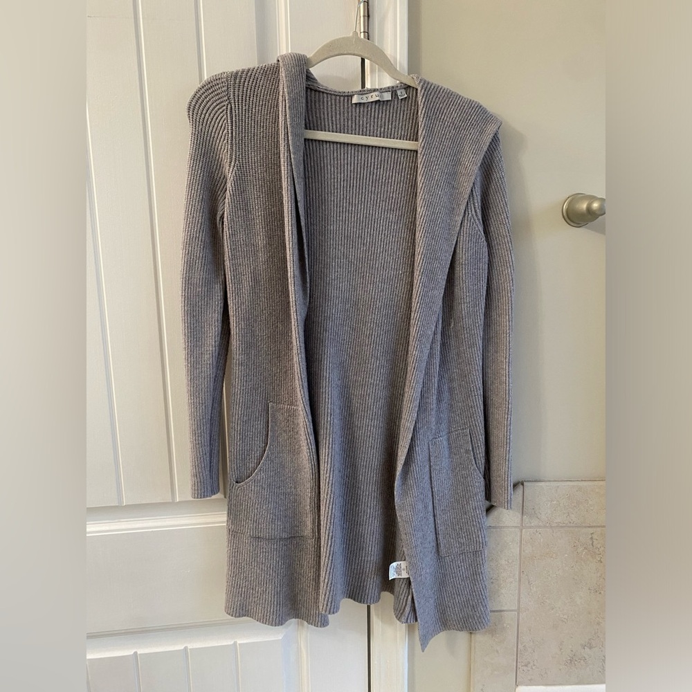 Slouchy hooded grey cardigan 🖤🤍
